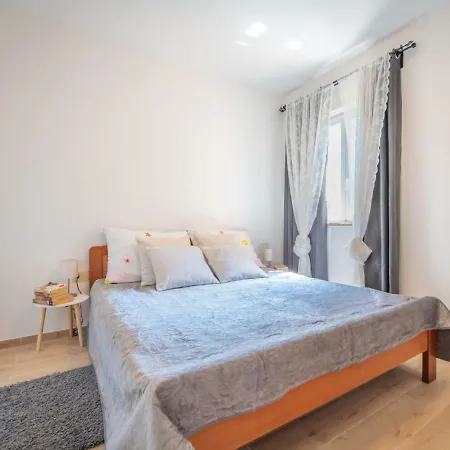 בית נופש Ivona By Interhome *