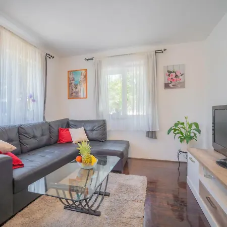 Ivona By Interhome Feriehus