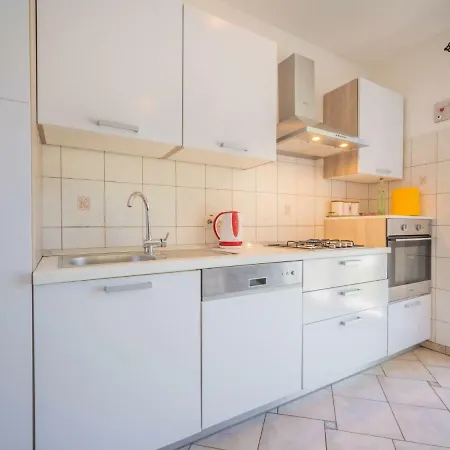 Feriehus Ivona By Interhome