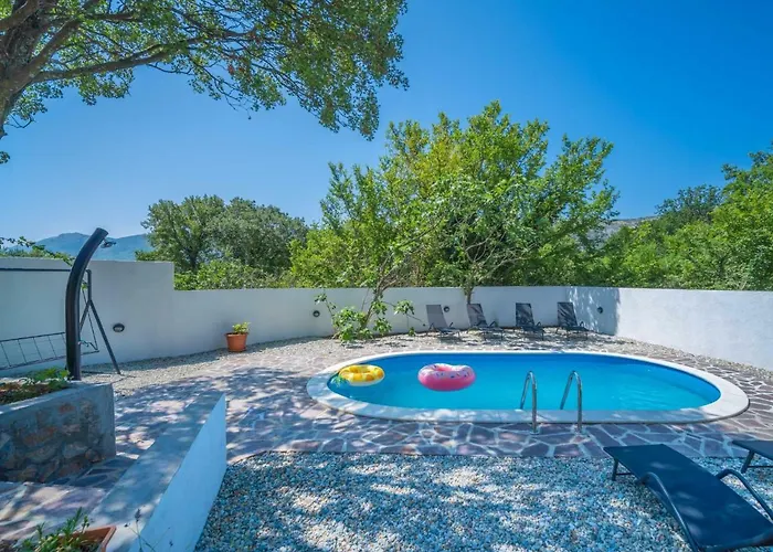 Ivona By Interhome Casa vacanze Drivenik