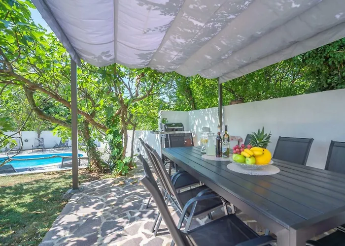 Ivona By Interhome Casa vacanze Drivenik