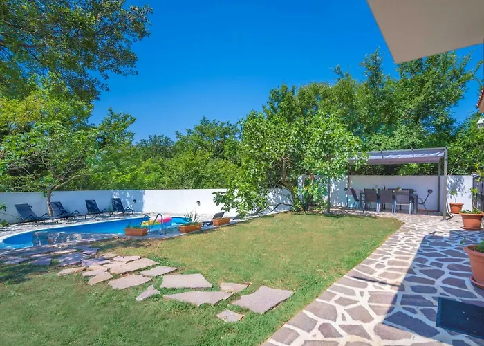 Ivona By Interhome * Drivenik