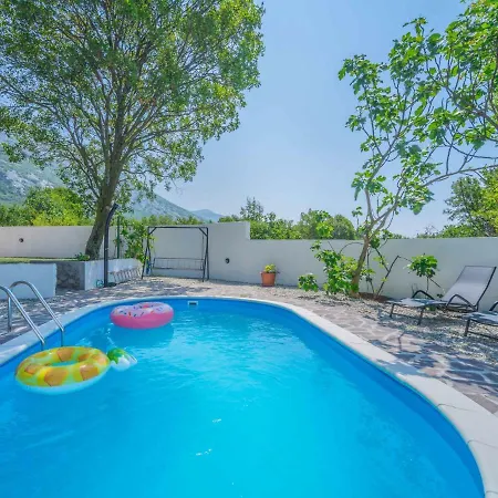 Ivona By Interhome Casa vacanze Drivenik